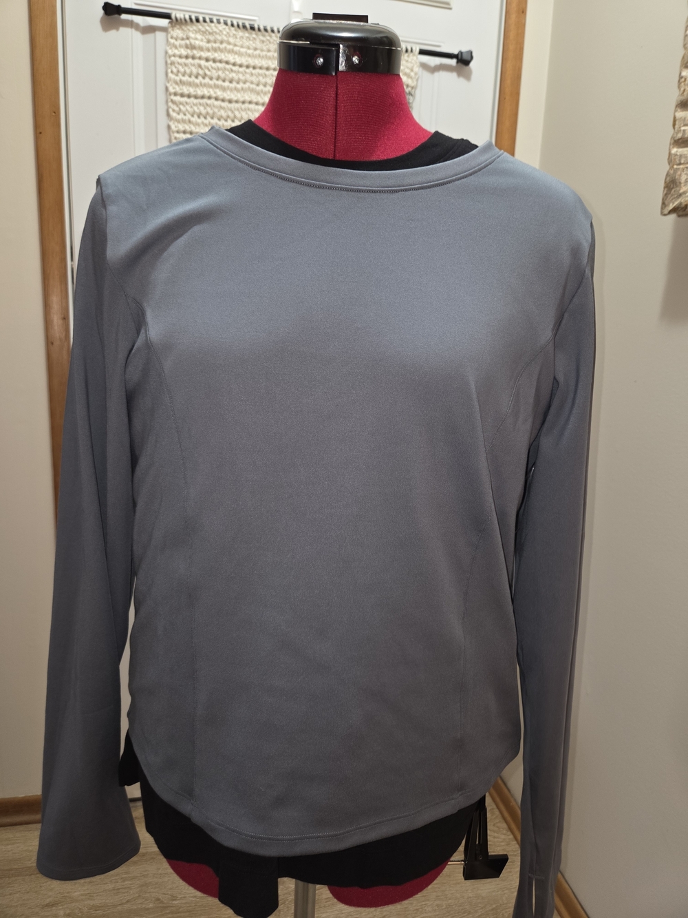 Victoria's Secret Women's Long-Sleeve Crewneck Shirt - Gray